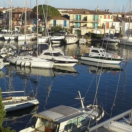 Port F2 Apartmán *