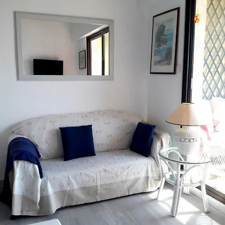 Port F2 Apartmán