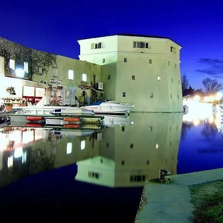 Port F2 *